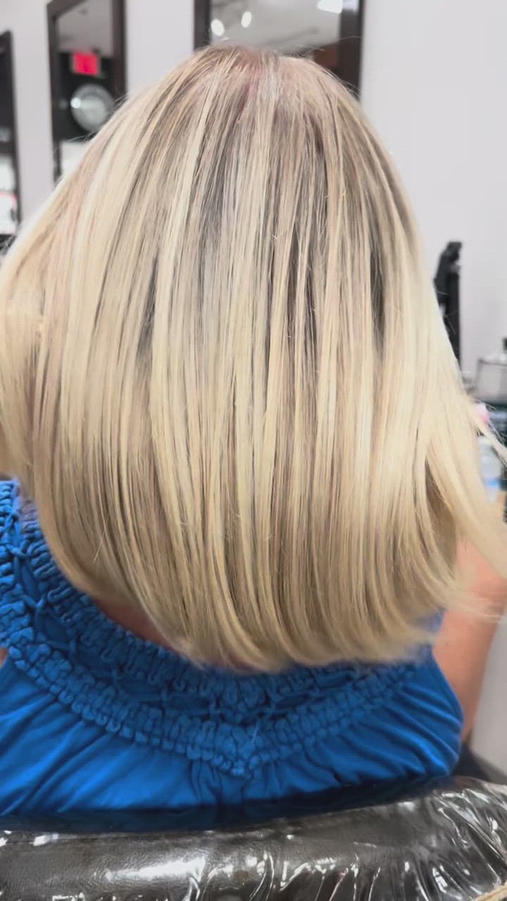 Luminous blonde on a long bob